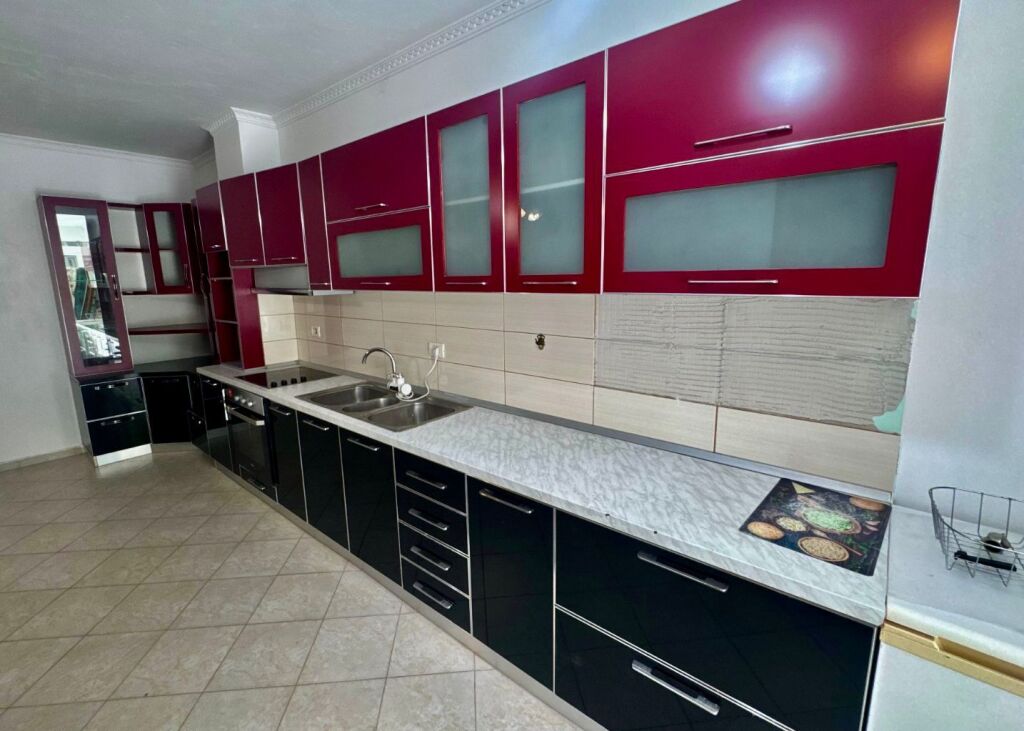 Shitet Apartament 2+1 në Astir, te Dy Palmat