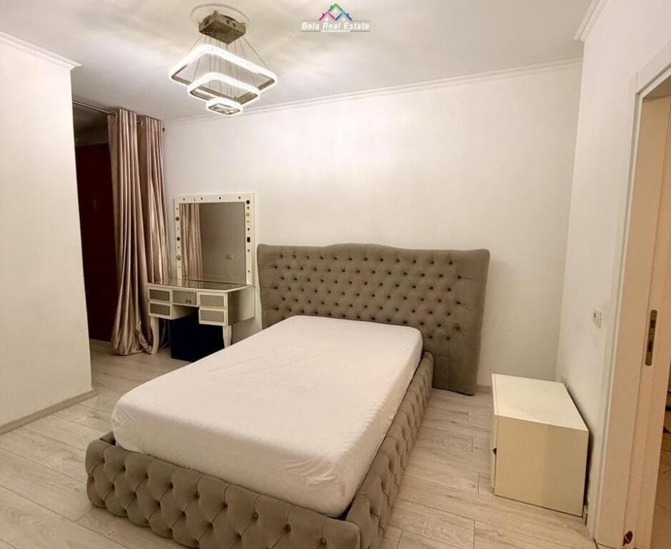 Apartament Ne Shitje 3+1 Tek Komuna e Parisit (ID B130117) Tirane