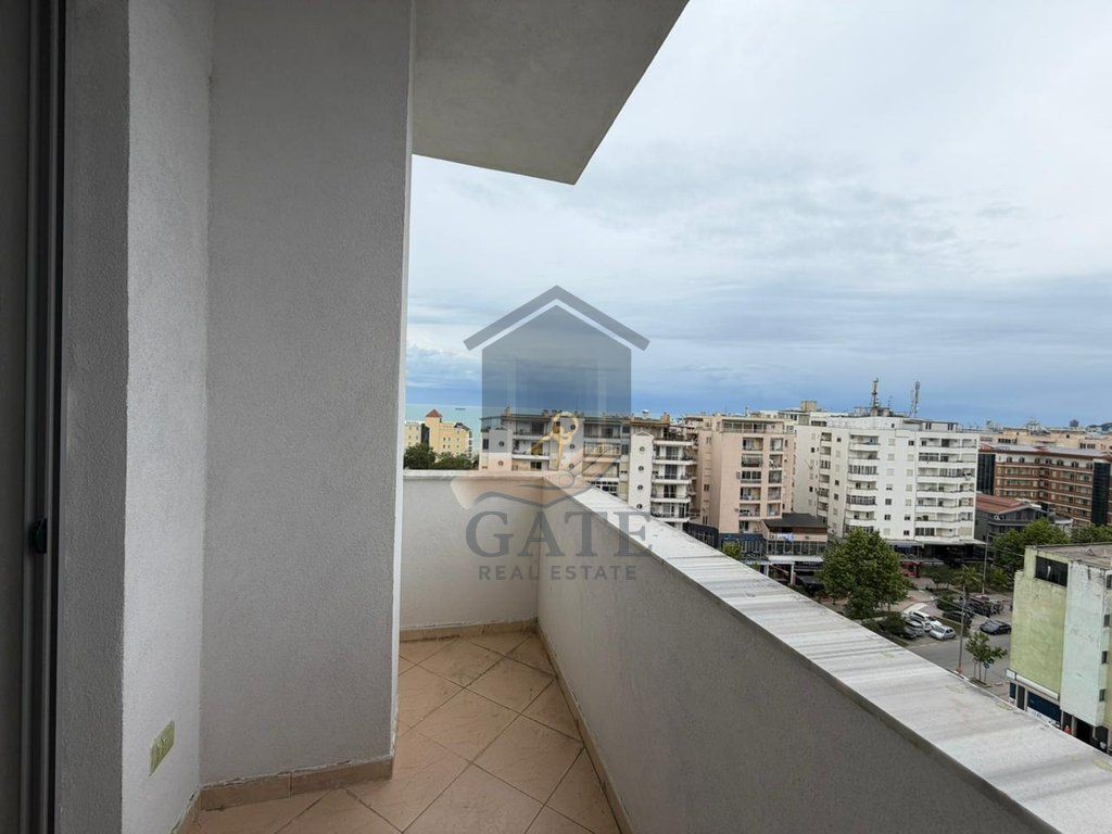 Appartamento 2+1 con 2 balconi in vendita sulla spiaggia, Durrës – vicino all'Hotel Adriatik 🌊