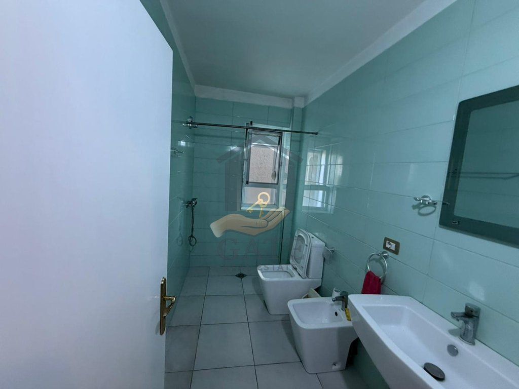 In vendita, Appartamento 2+1+2, Muzeumi, Durres (117 milioni di leke)