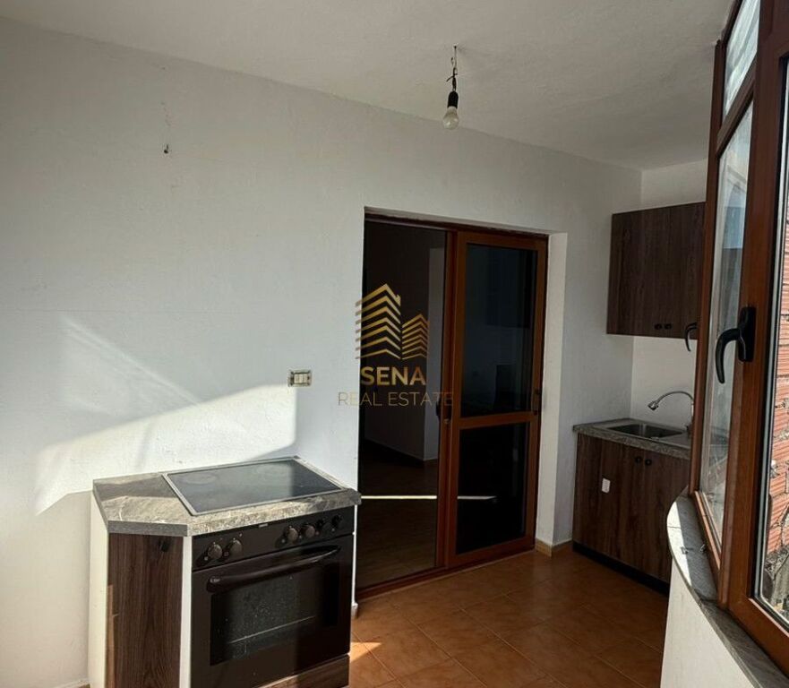 Affitto, Appartamento 1+1+balcone, VUOTO, Balcone in vetro, 400 Euro /Mese