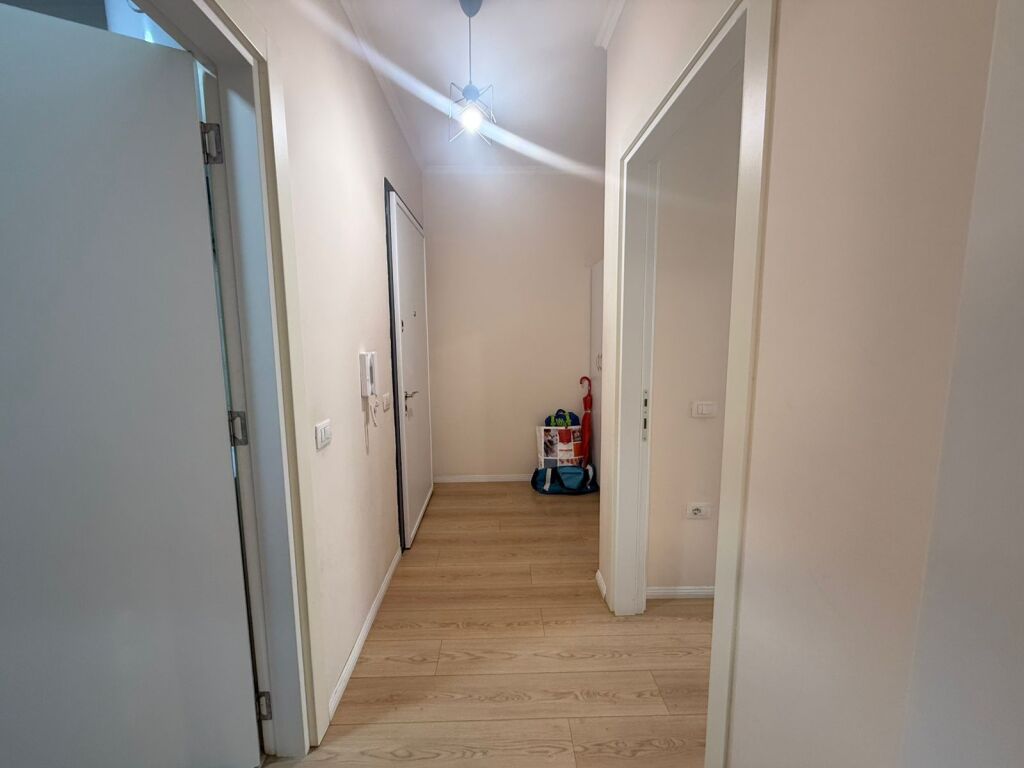 Kompleksi E-88, ne rrugen Dritan Hoxha, apartament 1+1 me qera