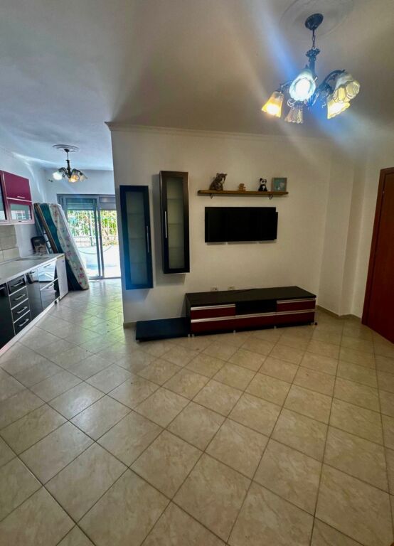 Shitet Apartament 2+1 në Astir, te Dy Palmat