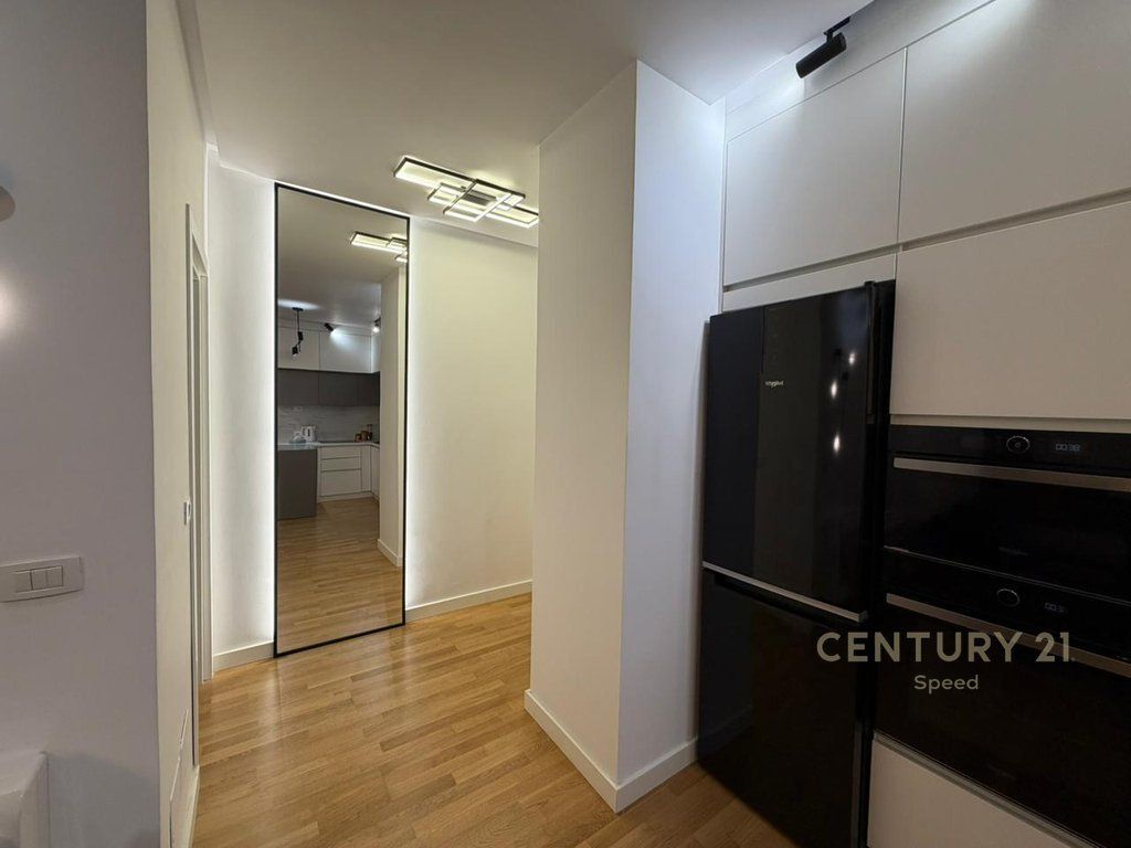 Affittasi appartamento 2+1+2+ posto auto presso "Quartum Residence"!! 1.250 € /Mese