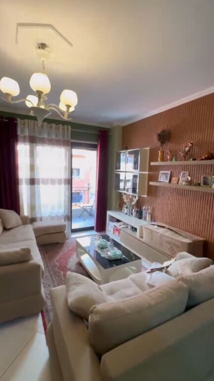 🏡 Shitet apartament 2+1 i organizuar në 3+1 në Astir, tek Ozone