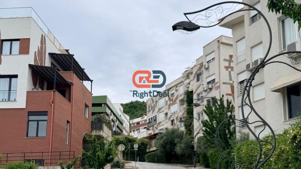 Tek Zgjatimi I Rezidences Kodra E Diellit 1, Shitet Apartament 1+1 Me Oborr !