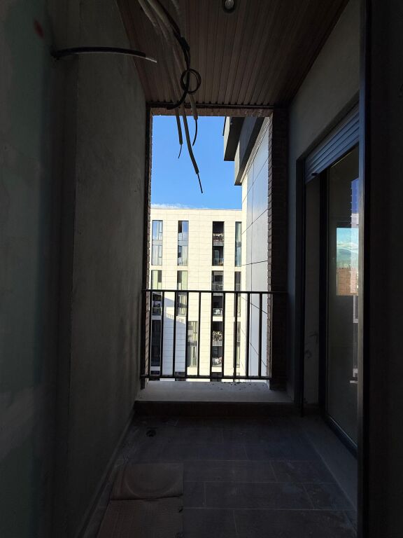 🏘️Shitet Apartament 1+1 📍Rezidenca Henke, perballe Spitalit Amerikan 3🏢Kati i 7 banim 💶Çmimi: 105.000€