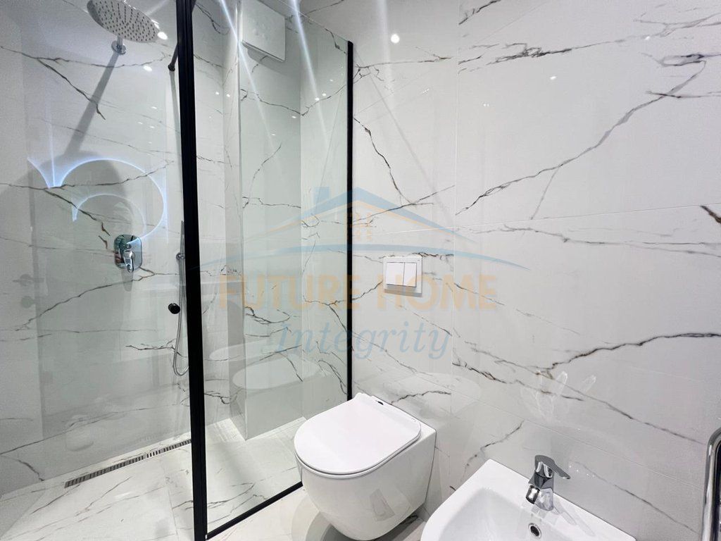 Shitet apartament 2+1 Golden Tower Mine Peza
