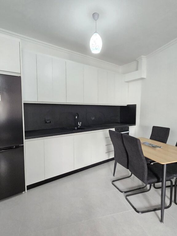 IN VENDITA: SUPER APPARTAMENTO 1+1 / Tushemisht – Pogradec