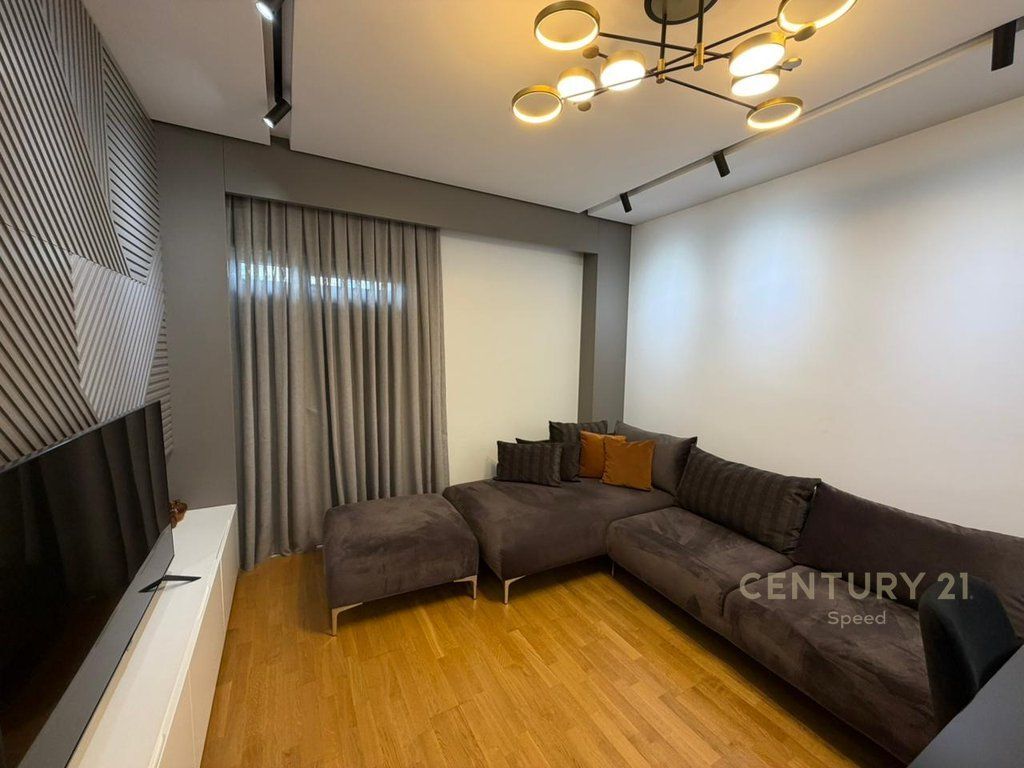 Affittasi appartamento 2+1+2+ posto auto presso "Quartum Residence"!! 1.250 € /Mese