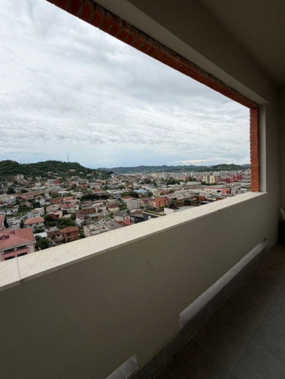 🏡 Shitet Apartament 1+1 i Mobiluar tek Golden Park