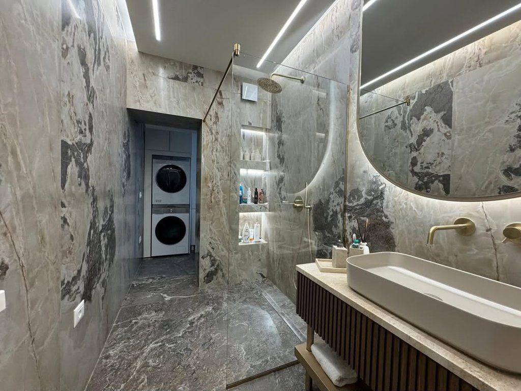 Shitet, Apartament 2+1+2, Rruga e Kavajes, Tiranë
