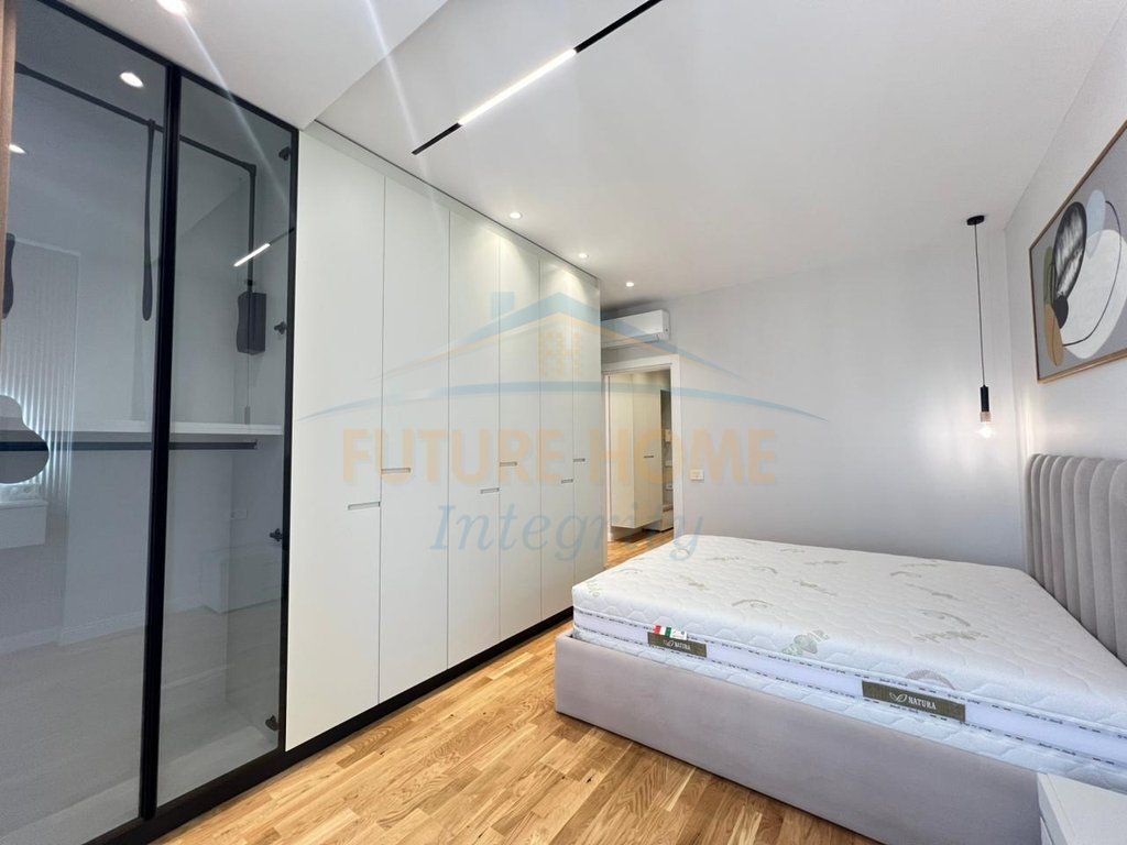 Shitet apartament 2+1 Golden Tower Mine Peza