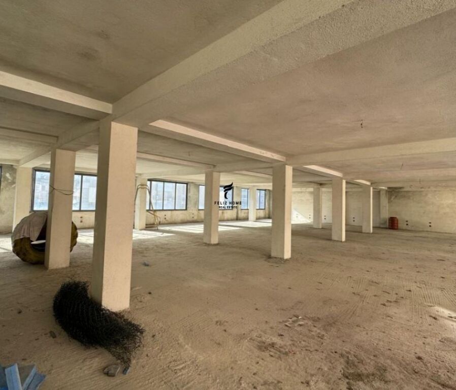 UFFICIO IN AFFITTO 450 M2 PALAZZO CON FRECCIA 150.000 LEKE FH-73802