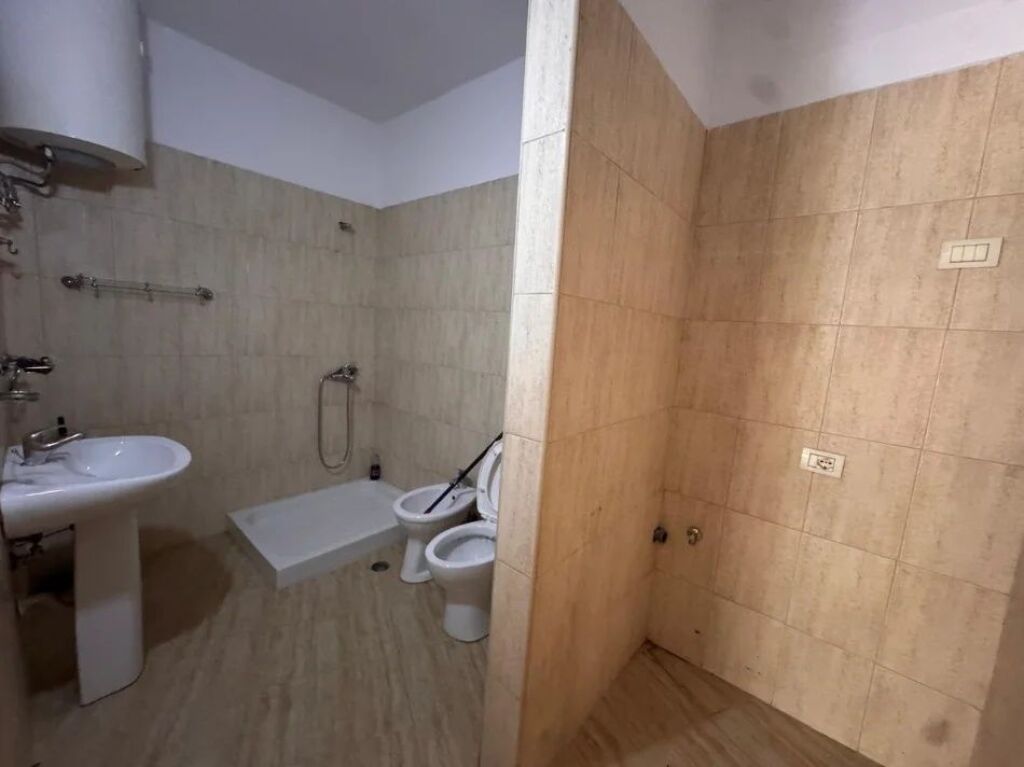 Ufficio in Affitto 2+1 presso Kodra e Diellit (ID BZ2956) Tirana