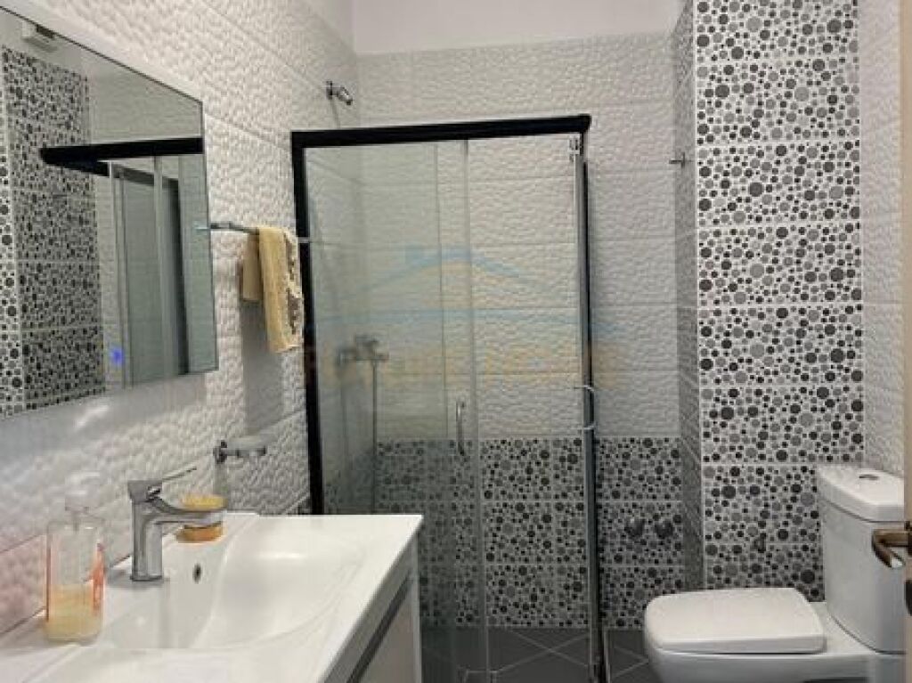 Shitet, Duplex 4+1+2+Oborr, Lura 2, Gjiri I Lalëzit.