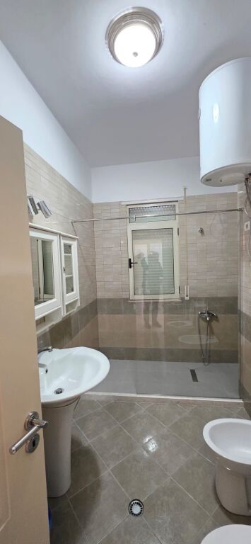 🏠Jepet me qera Apartamenti 2+1+2 📍Kopshti Zologjik , Tirane  📐Siperfaqja 130m2