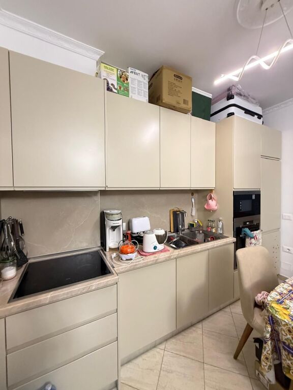 Apartament 1+1 Ne Shitje Prane Pallateve Çabej ,Yzberisht