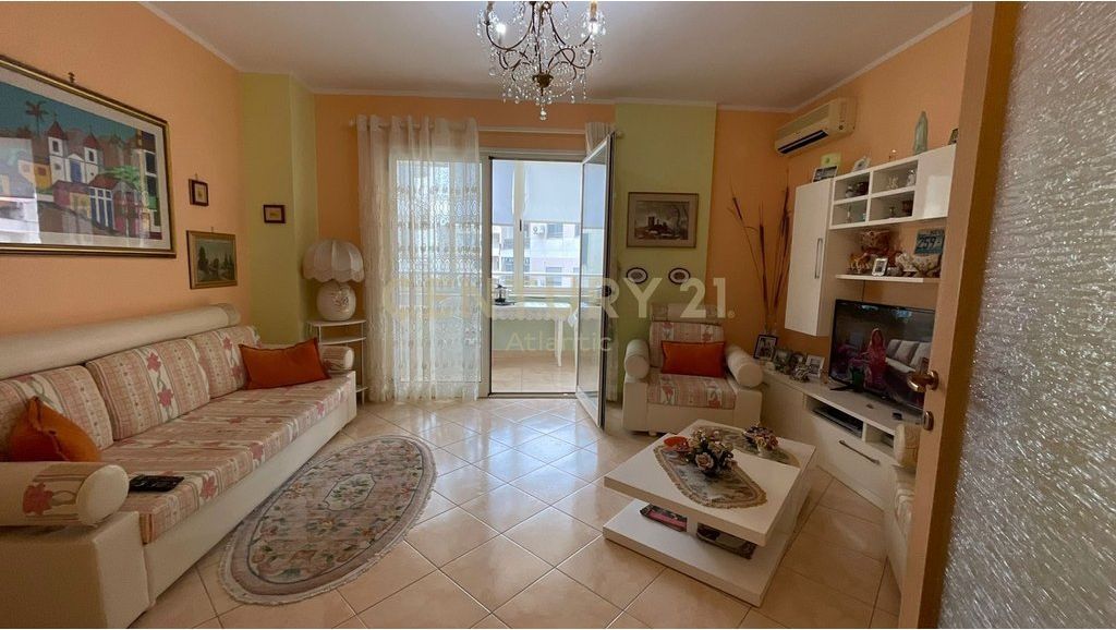 IN VENDITA APPARTAMENTO 2+1+2T+2B E DEPOSITO A VOLLGA, DURRES!
