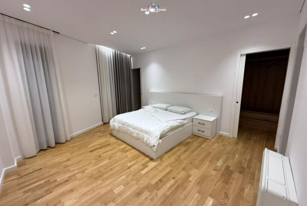 Villa su 3 Piani in Affitto vicino a TEG (ID BV22629) Tirana