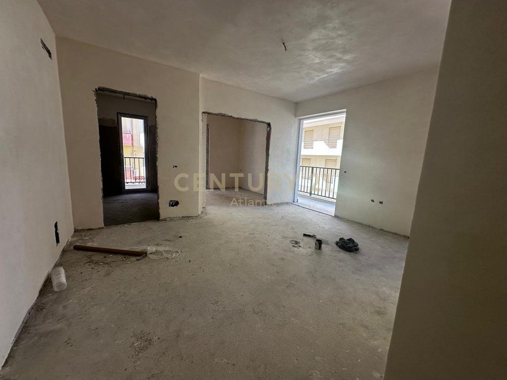 SHITET APARTAMENT 1+1 NE GOLEM, NDERTIM I RI!