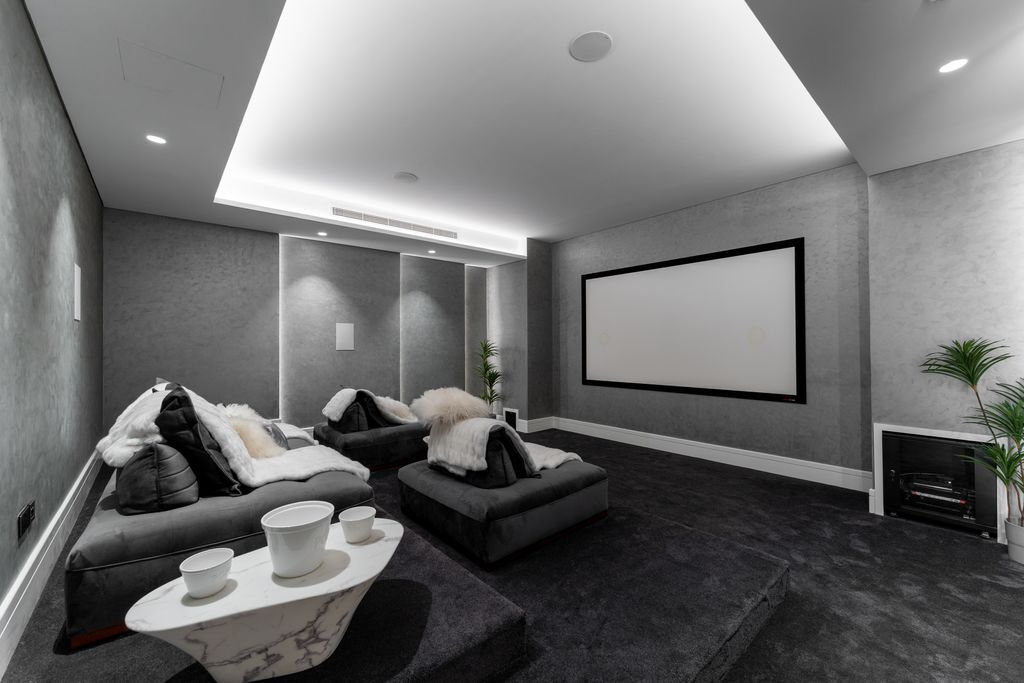 Super Luxury Villa for Sale with Pool – An Elite Residence