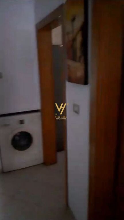 VENDESI APPARTAMENTO 2+1 A FIER, QUARTIERE 11 GENNAIO 6.900.000 LEKE
