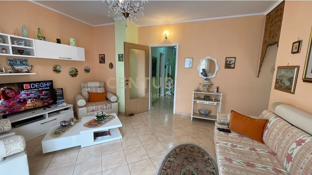 IN VENDITA APPARTAMENTO 2+1+2T+2B E DEPOSITO A VOLLGA, DURRES!
