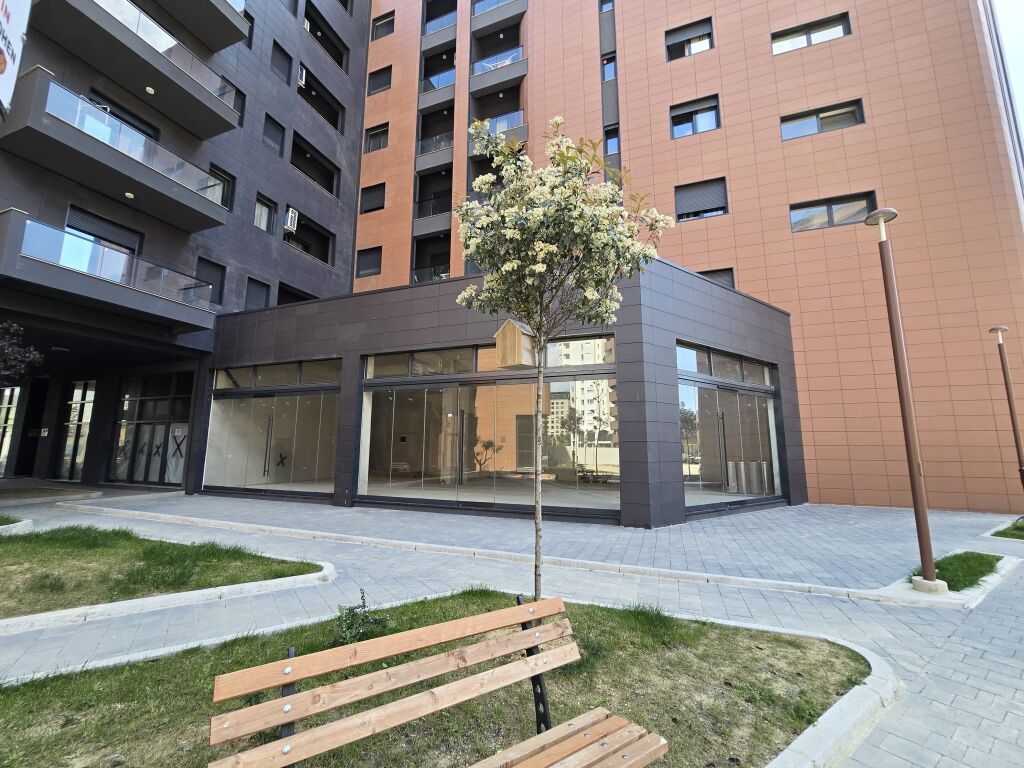 🏢 Negozio in Affitto – Oasis Residence, Tirana