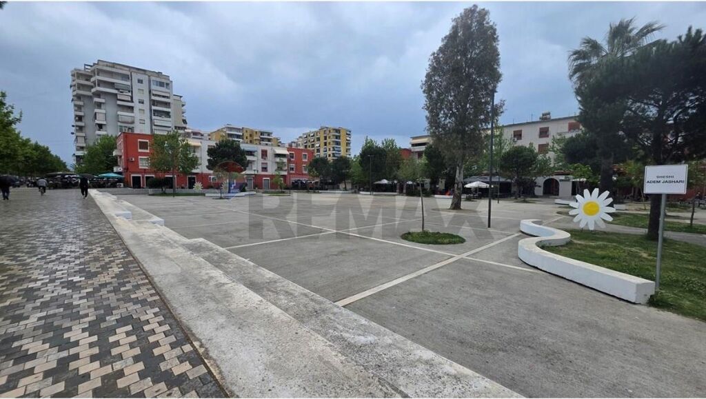 Dyqan ne shitje,  Vlore