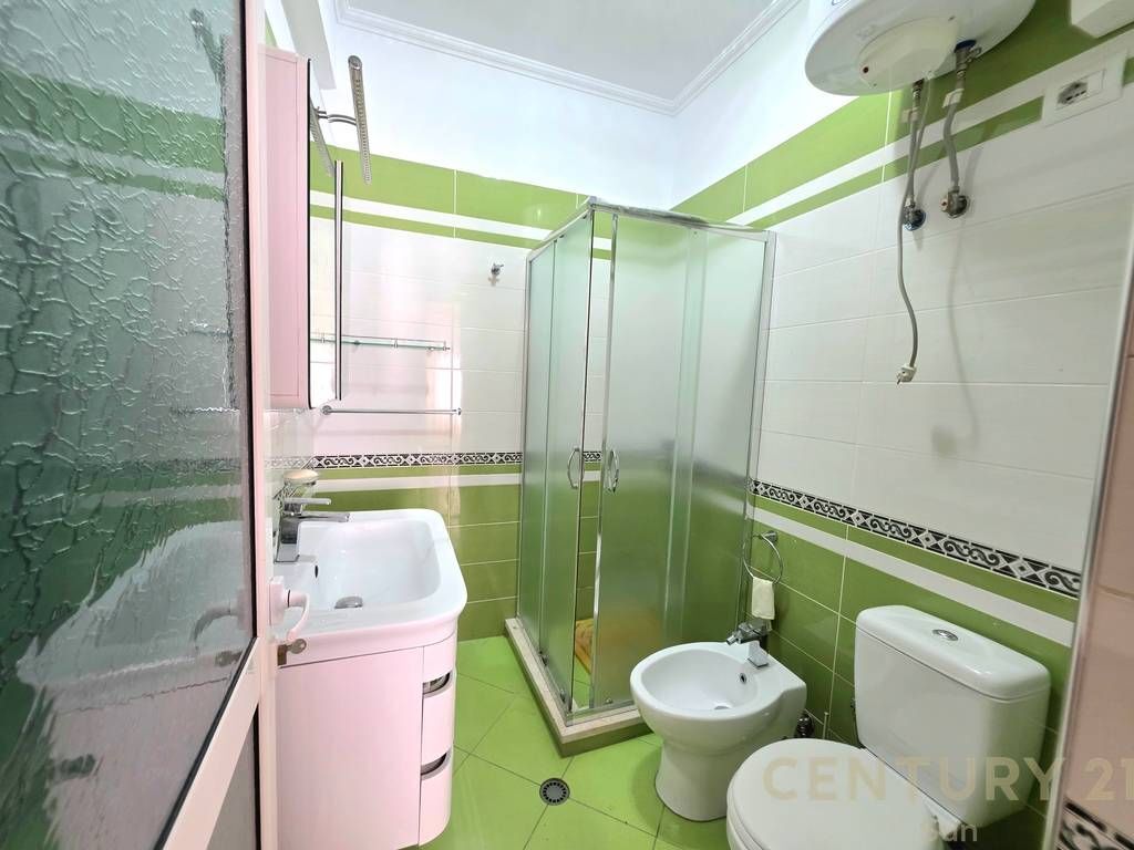 APARTAMENT 2+1+2 PER SHITJE PRANE KOPSHTIT ZOOLOGJIK