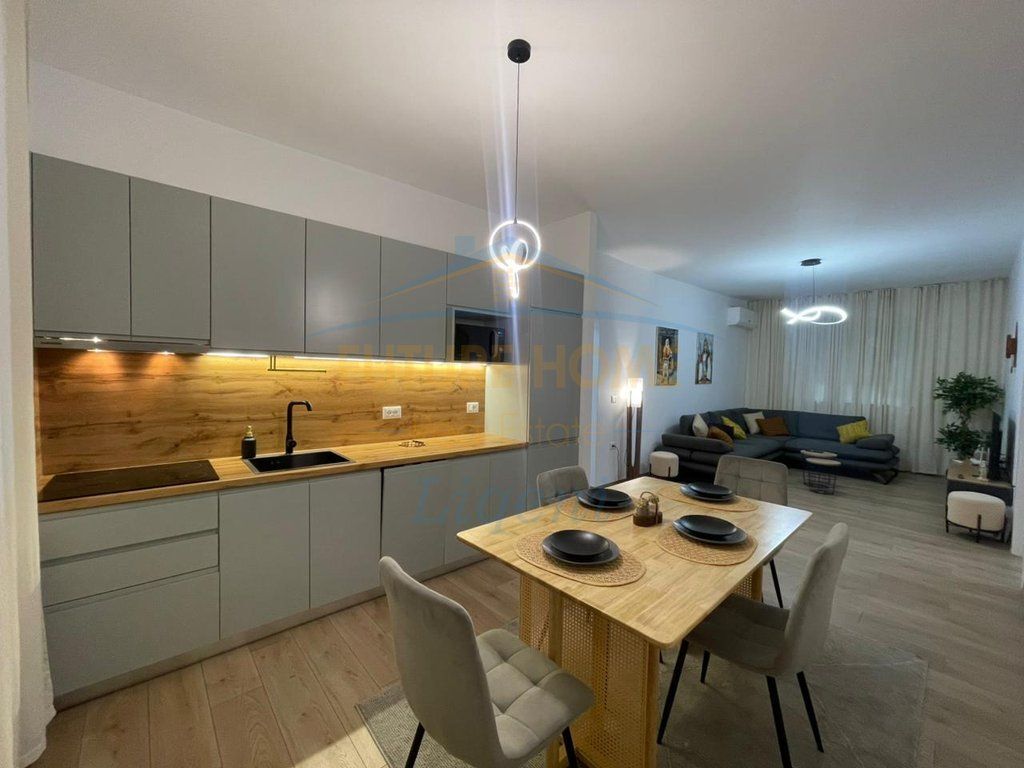 Qera, Apartament 2+1, Qendër, Tiranë.