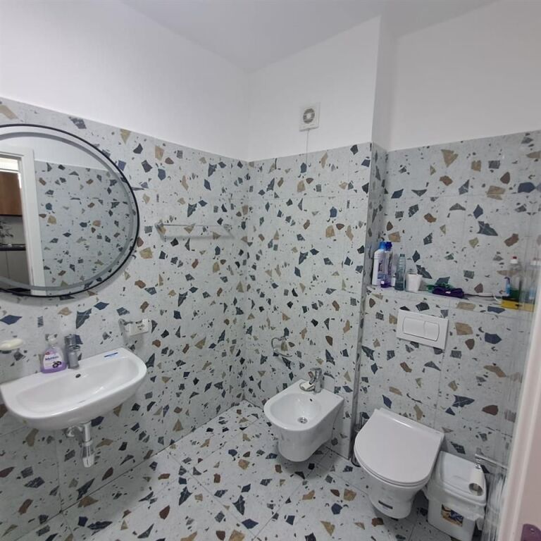 Appartamento In Affitto 1+1 Al Complesso ASL 2 (ID B210685) Tirana.