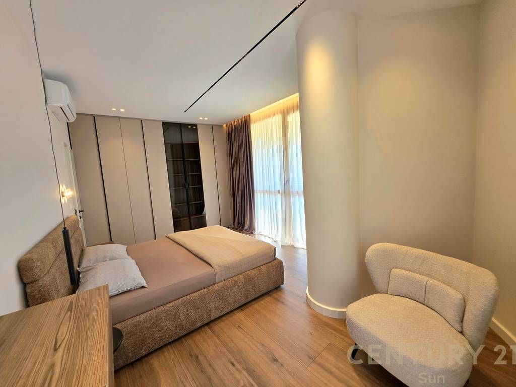 APPARTAMENTO 2+1+PARCHEGGIO IN AFFITTO NEL COMUNE DI PARIGI 1.200 € /Mese