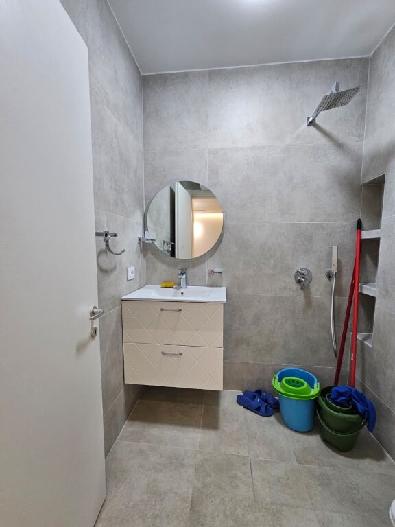 Shiten 2 apartamente 1+1,oasis,kati i 1 banim,2400€/m²