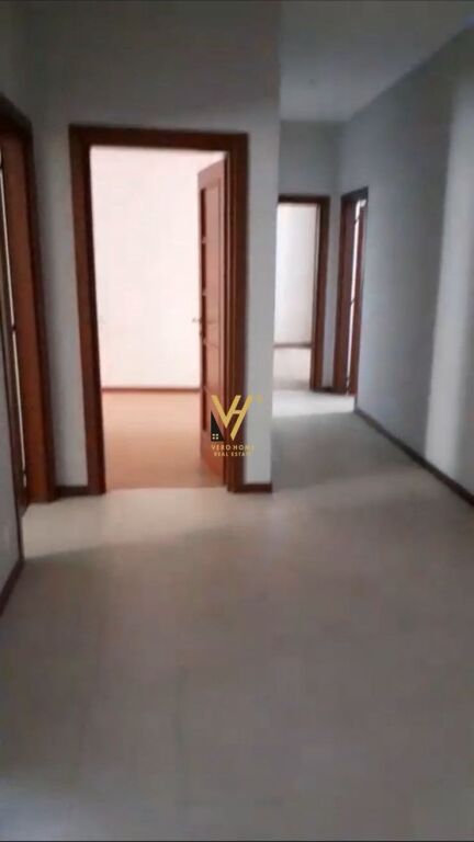VENDESI APPARTAMENTO 2+1+2+2 BLK A FIER, QUARTIERE 11 GENNAIO 200.000 EURO