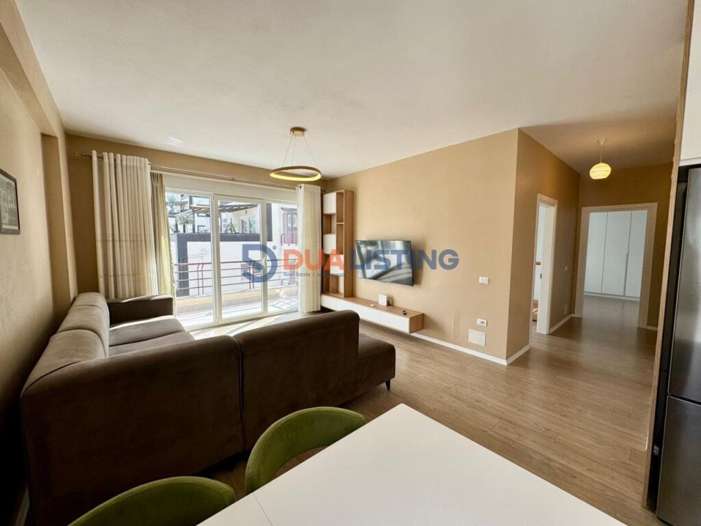 Shitet apartament modern 2+1+2 me ballkon tek FZ, Liqeni i Thate
