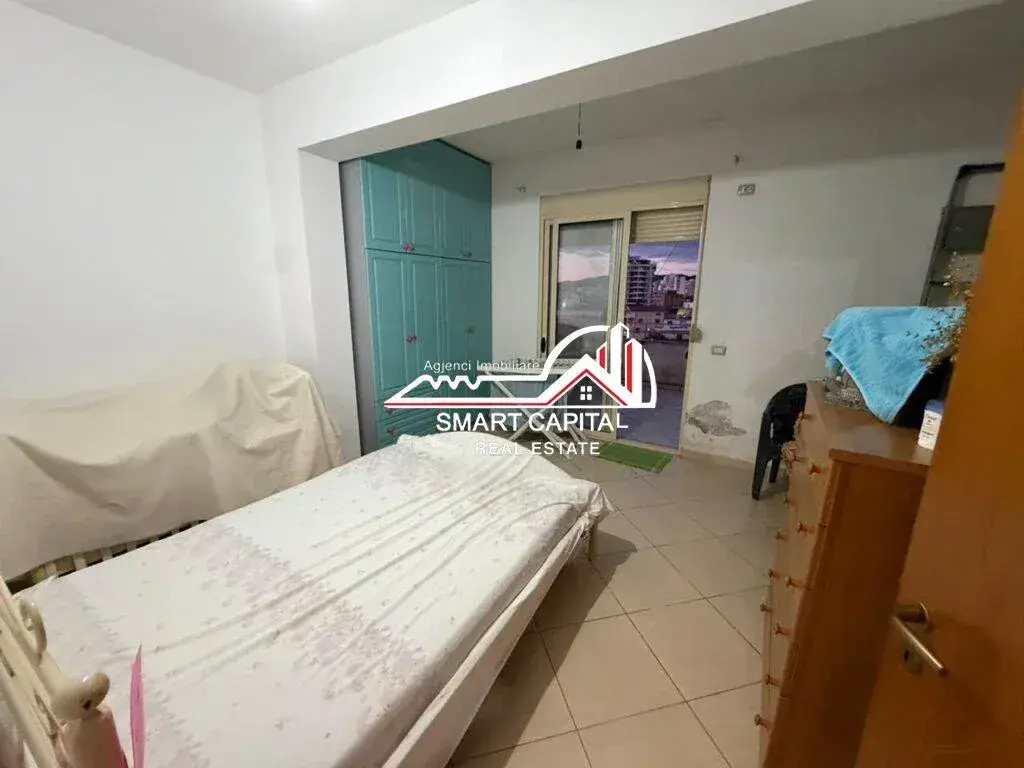 SHITET APARTAMENT 2+1 PRANË KARBURANT FJORTES,VLORË!!!