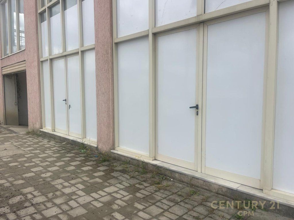 Spazio Commerciale in Vendita, Via Jordan Misja