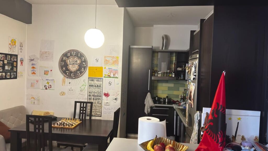 Apartament 2+1 per shitje , Rruga Kavajes