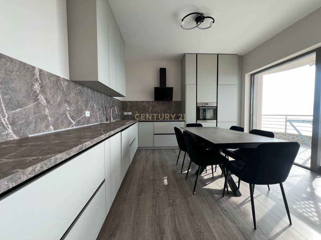 APARTAMENT LUKSOZ 2+1+2 PER QIRA, PAMJE TOTALE DETI NE UJE TE FTOHTE ,VLORE !