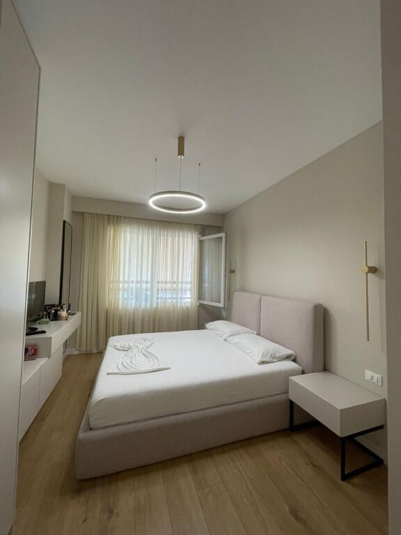 Shitet Super Apartament 2+1 tek Komuna Parisit!!!!