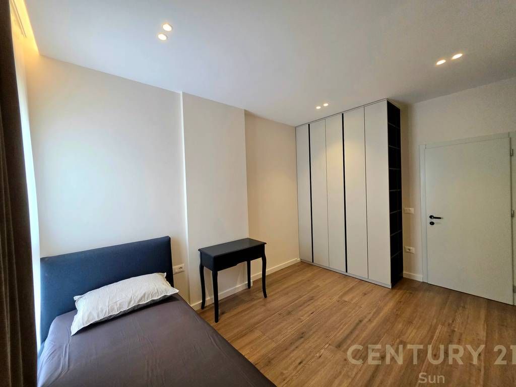 APPARTAMENTO 2+1+PARCHEGGIO IN AFFITTO NEL COMUNE DI PARIGI 1.200 € /Mese
