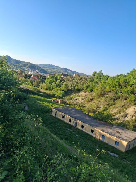 Terreno e edificio in vendita – Pezë e Vogël