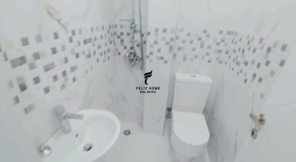 UFFICIO IN AFFITTO 50 M2 BLLOK 65.000 LEKE FH-74051