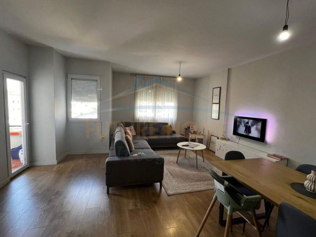 Shitet, Apartament 2+1, Yzberisht, Tiranë.