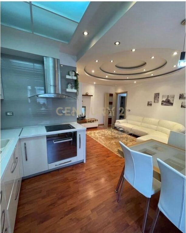SHITET APARTAMENT 50M LARG DETIT TE SHKEMBI I KAVAJES, DURRES !!!