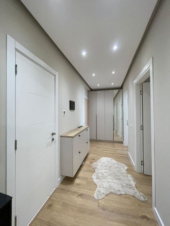 Shitet Super Apartament 2+1 tek Komuna Parisit!!!!