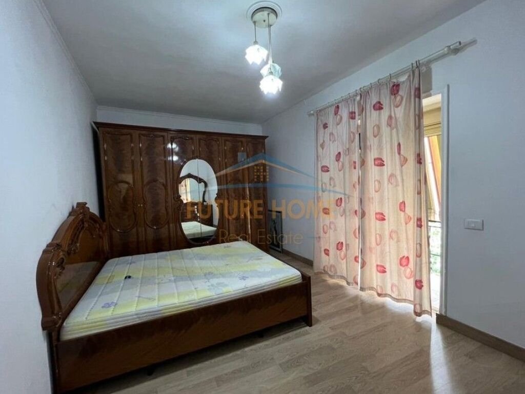 Shitet, Apartament 2+1, Rruga e Durrësit, Tiranë.