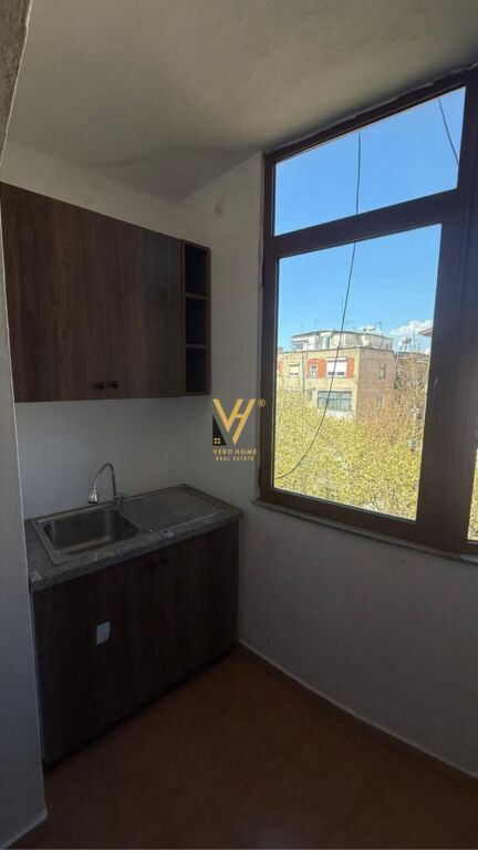 APPARTAMENTO 1+1 IN AFFITTO A HOXHA TAHSIM 400 EURO